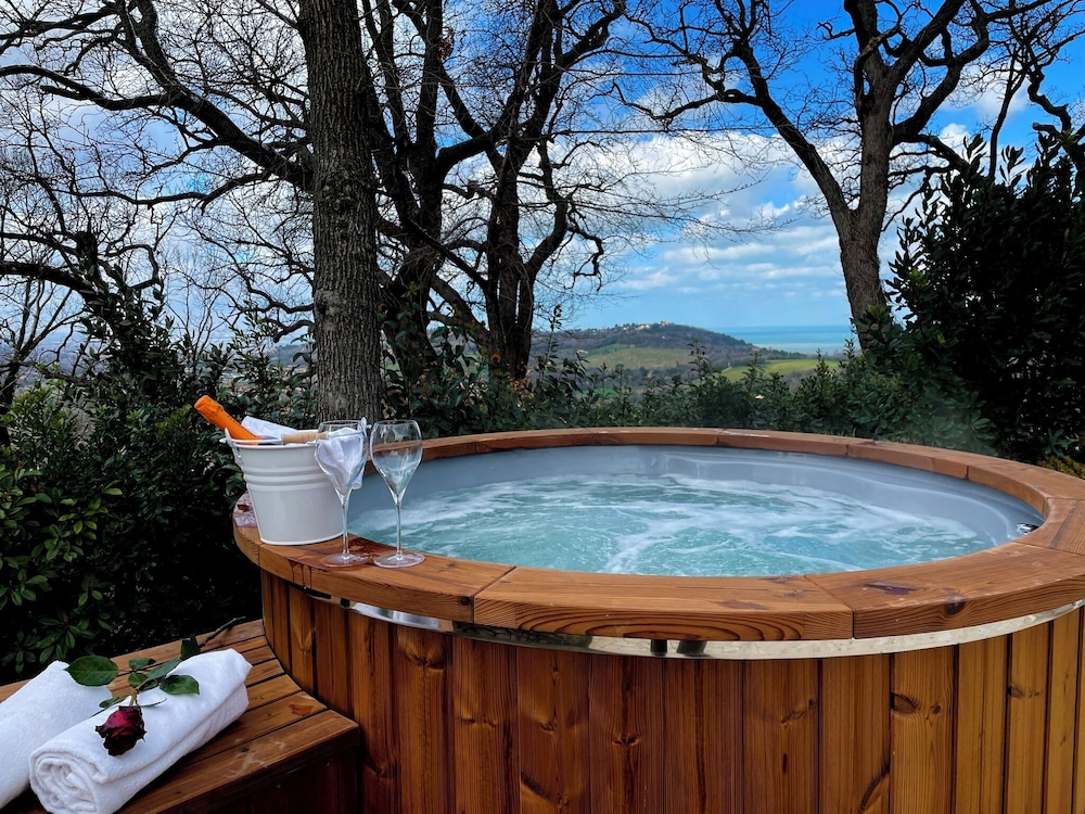 Castello di Granarola Relais – Adults Friendly