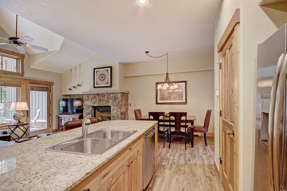 Ski-in 2br W/luxe Decor Steps To Winter Activities 2 Bedroom Townhouse by RedAwning