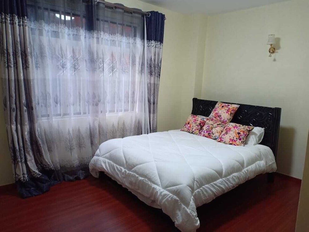 Lux Suites Mango Court Apartments