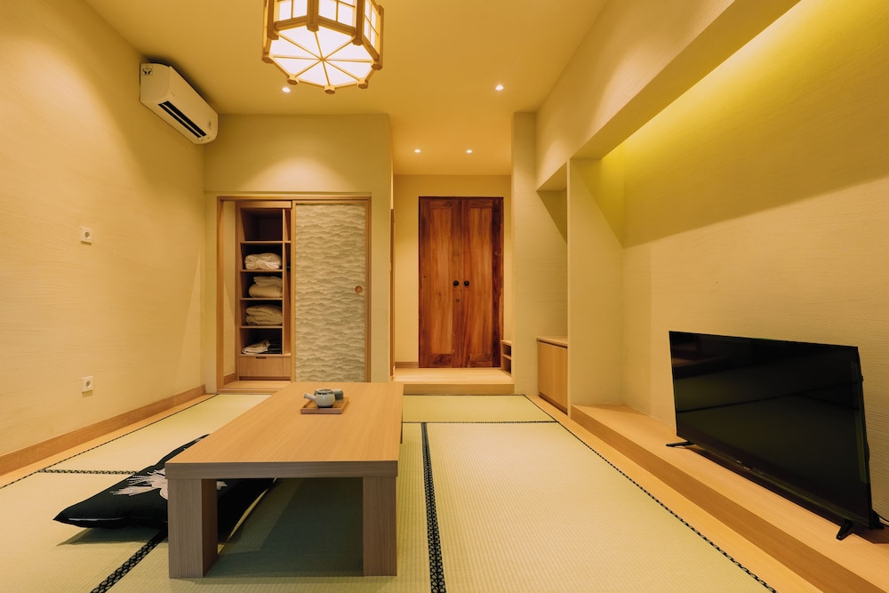 Himawari House