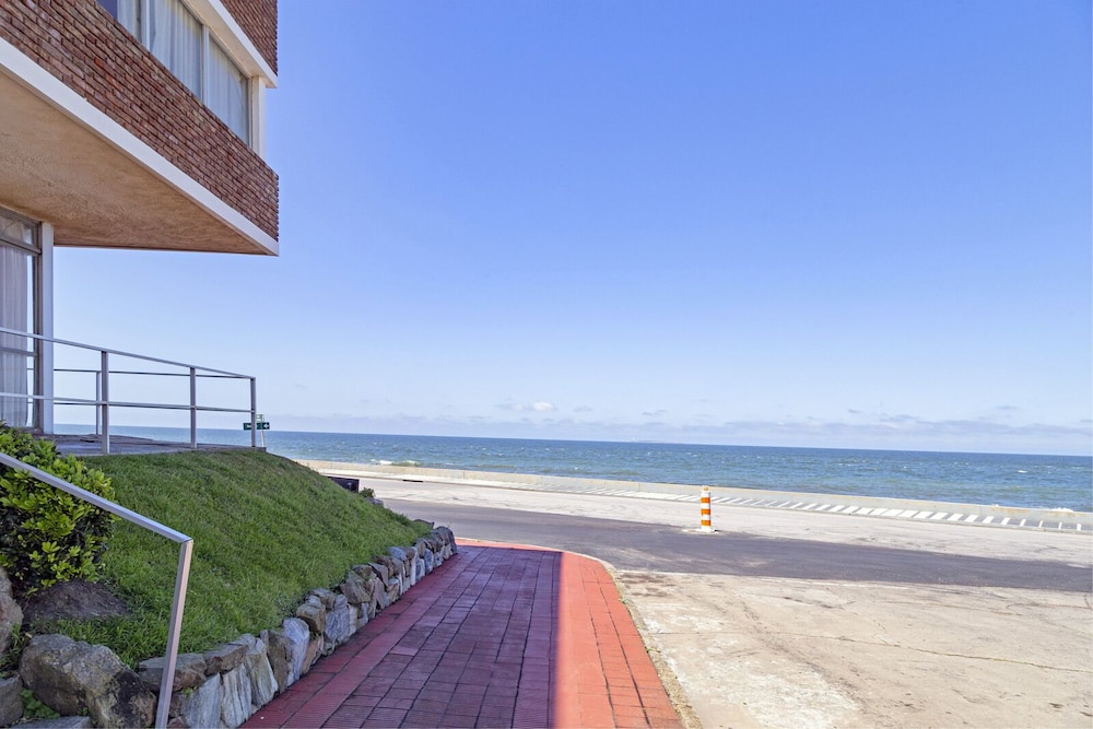 Oceana Suites Lhirondelle view 5