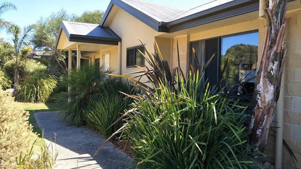 Island Cove Villas