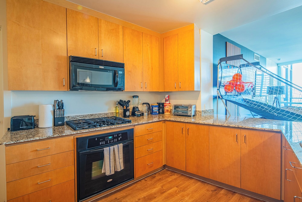 ROVE LIVING/KL - 44 Monroe