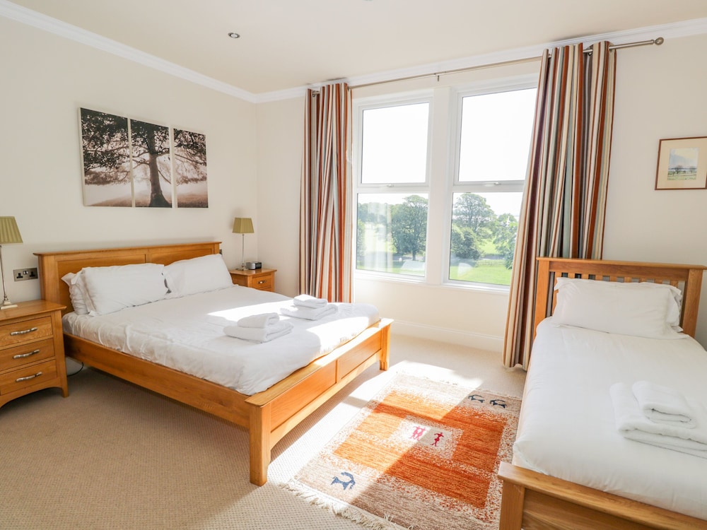 Eden Lodge