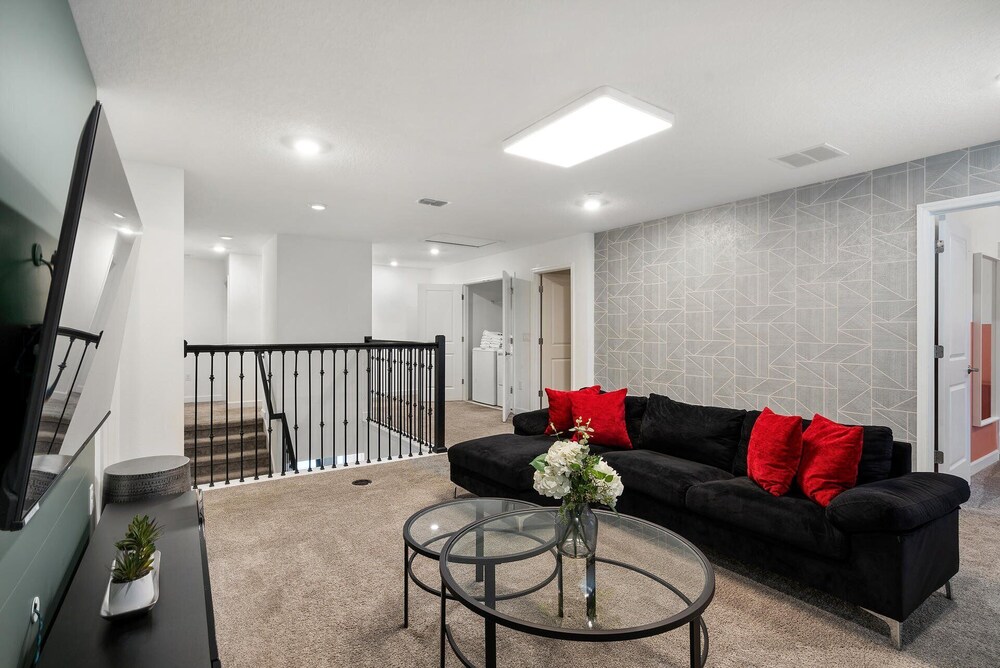 9290 Sommerset Hills Drive