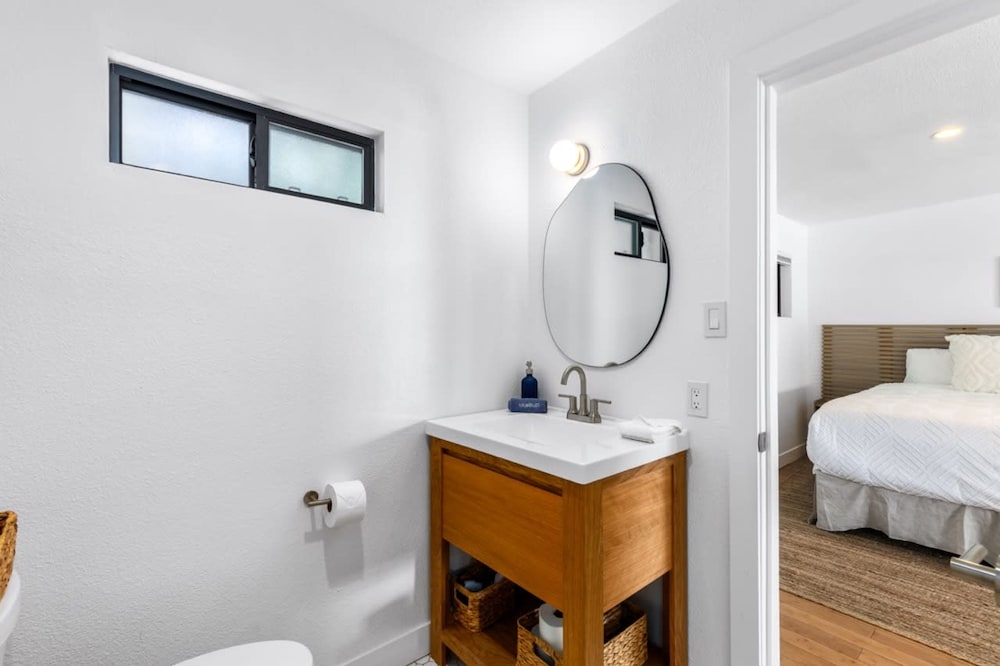 The Yucca Hotel- Entire Boutique Buyout