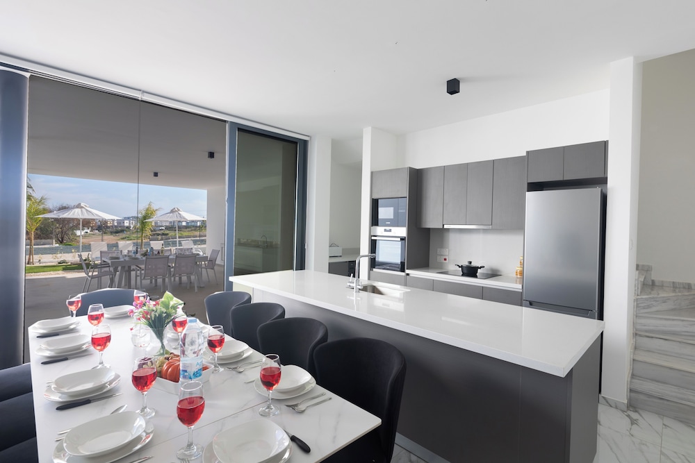 Protaras Aqua Pearl Villa Aq10 With Pool Heating