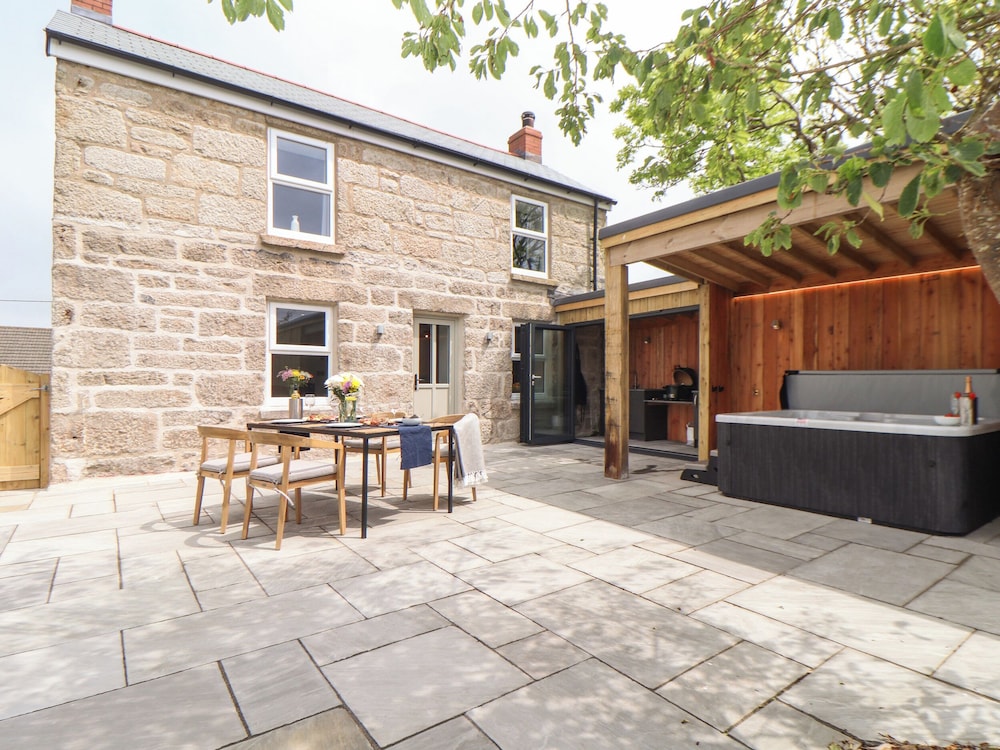 Carn House