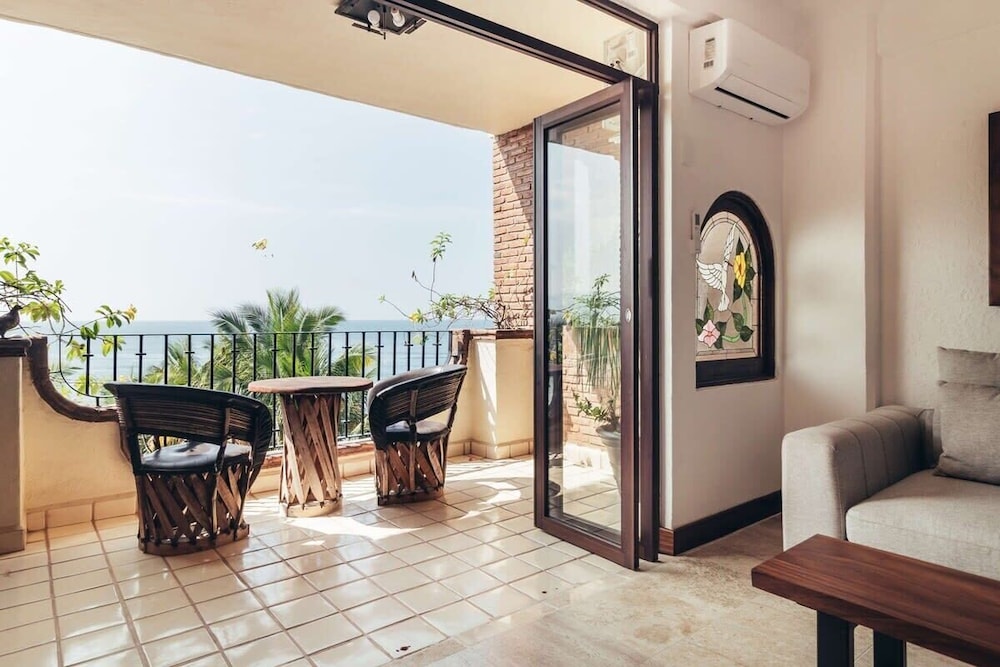 Ocean View 1Br Condo-balcony-beach-pool - 502