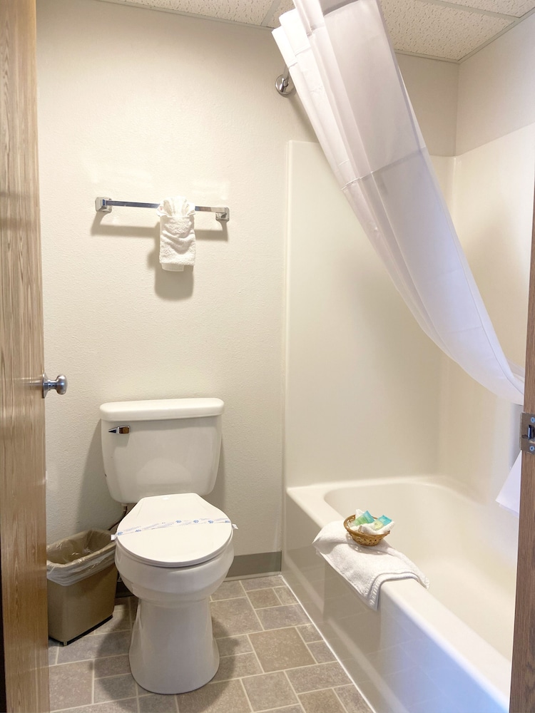 Burke Inn Motel & Suites