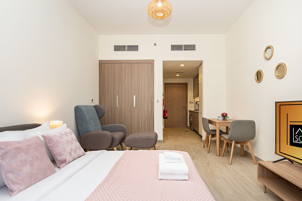 Luxury StayCation - Azizi Riviera 17