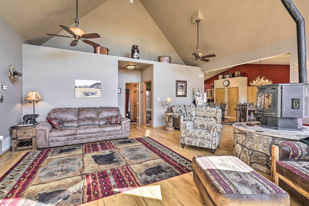 Mtn-view Cabin w/ Deck, 3 Mi to Cripple Creek! - Property Image 17