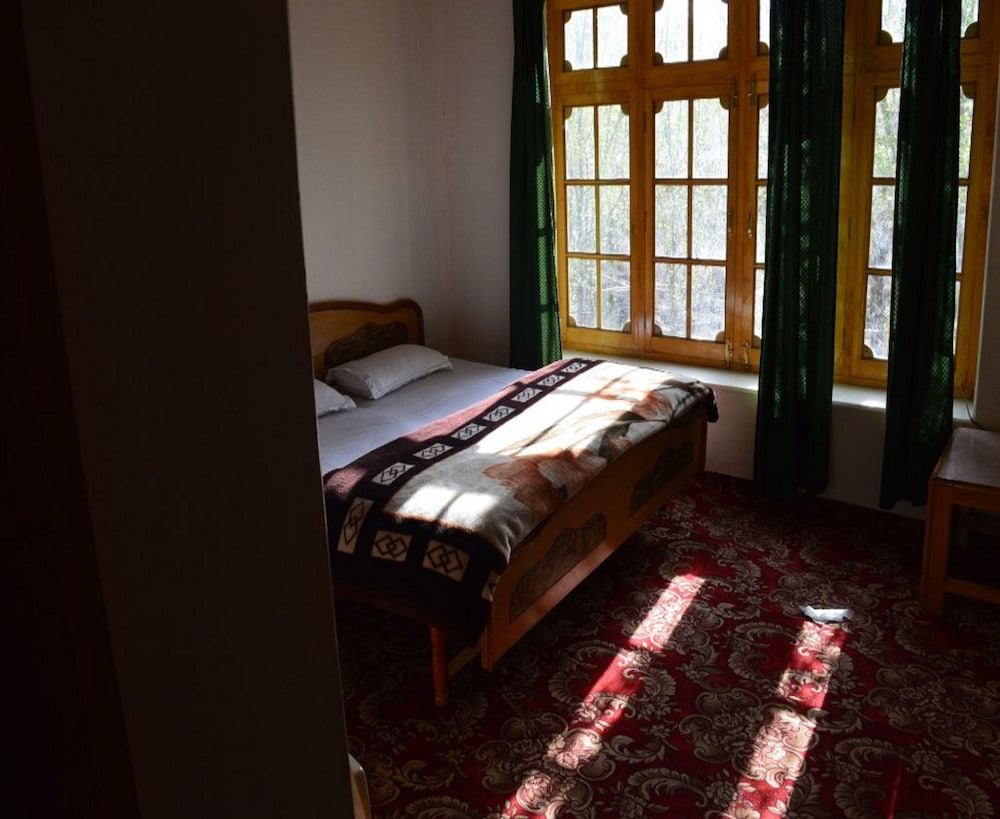 Yourdum Guest House