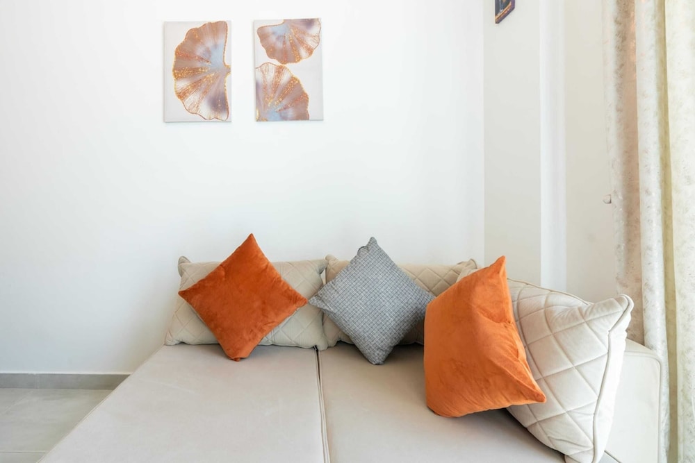 Bright & Spacious 1BD Flat With Balconydubai JVC