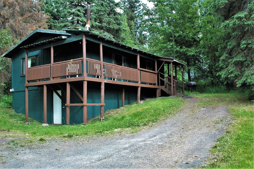 Gwin's Lodge & Roadhouse Est. 1952