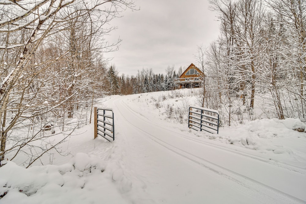 Snowmobiling On-site: Secluded Vermont Getaway