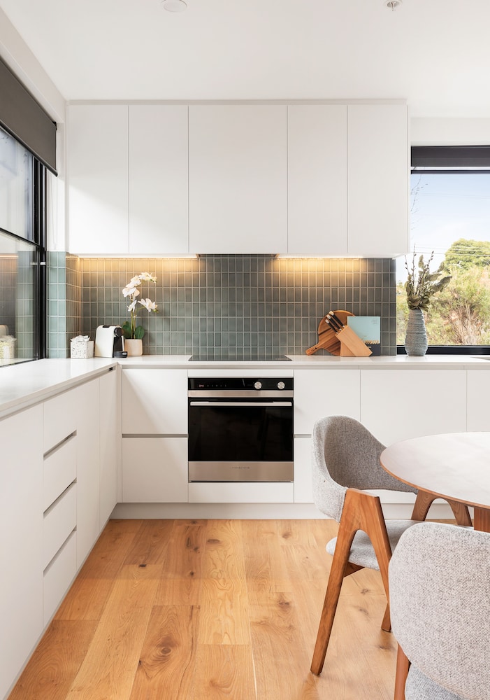 Docker St Elwood Apartments by UrbanRest