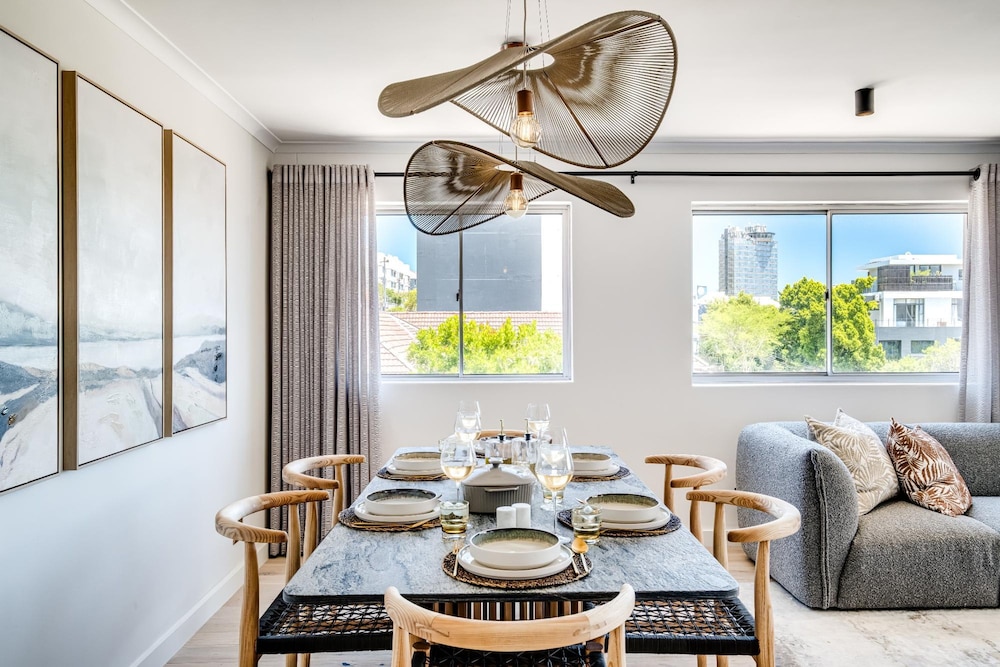 Green Point Modern 2bed Apartment Azura Atlantic