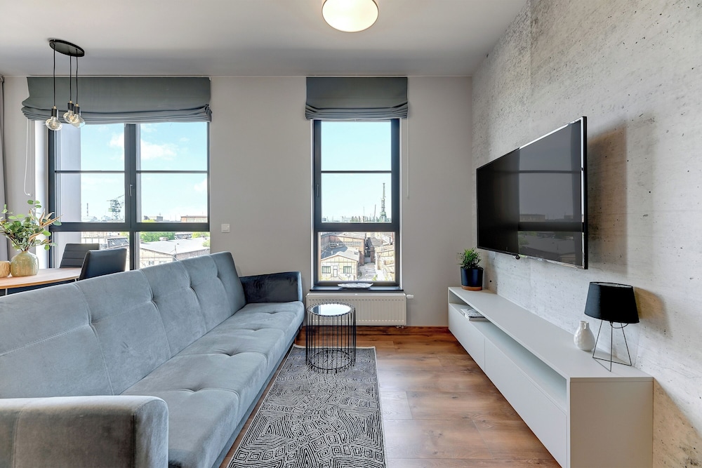 Doki Living & Foodhall by Downtown Apartments