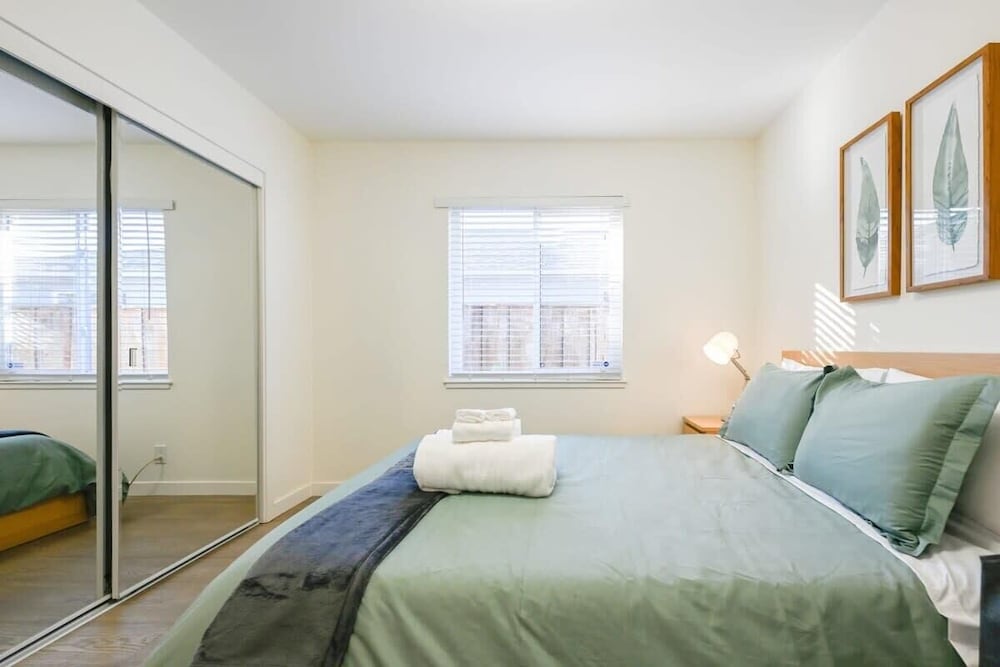 @ Marbella Lane - Exquisite Home 3BR