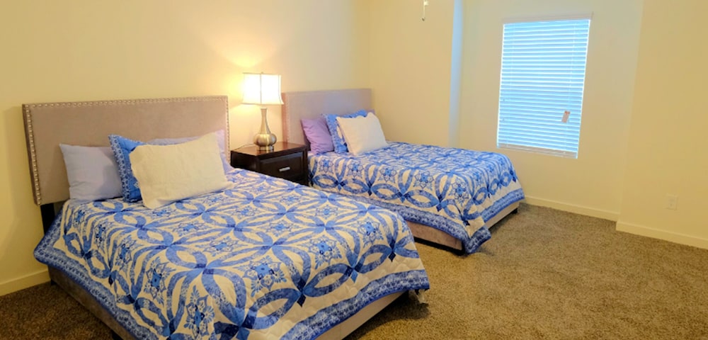 3Bdrm 2Bath 4Beds - 3 STORY NORTH HOU - Image 4