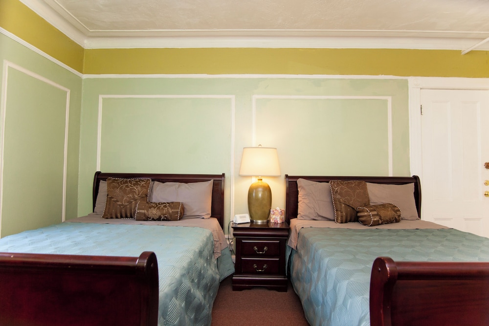 New York City Vacations - Saint Nicholas Inn Guesthouse - Property Image 22