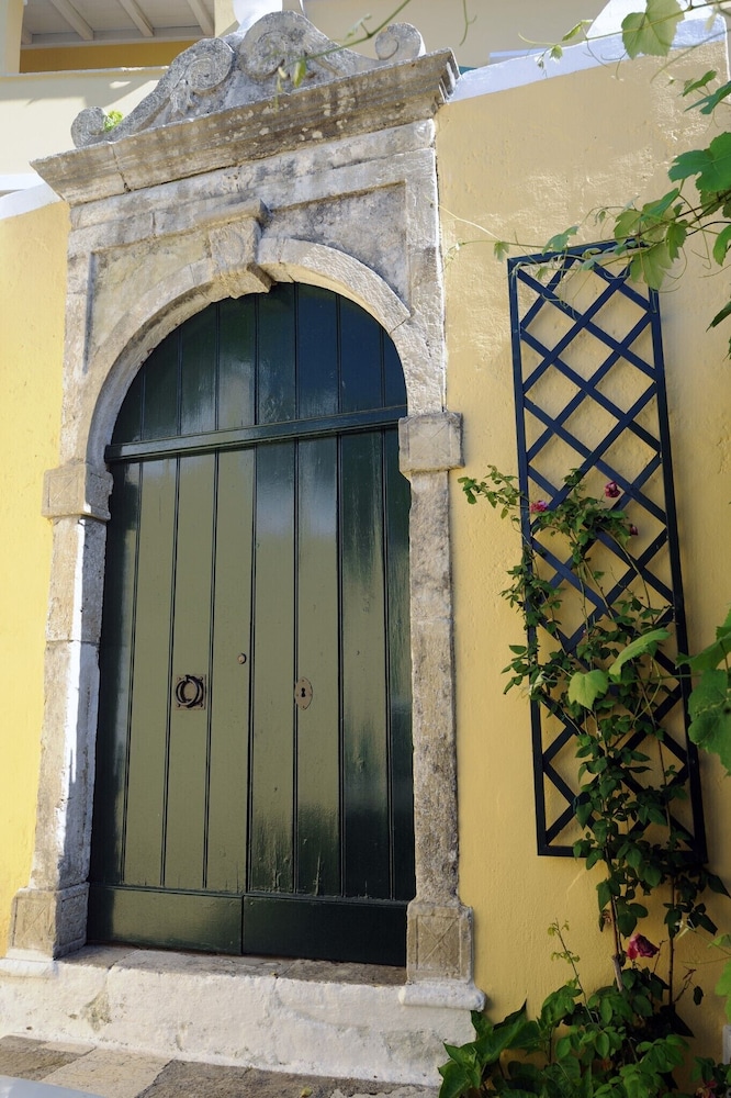 Traditional Greek Maisonette in Antiperni Village