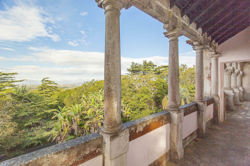 The Romantic Suites & Garden Guest House - Adults Only