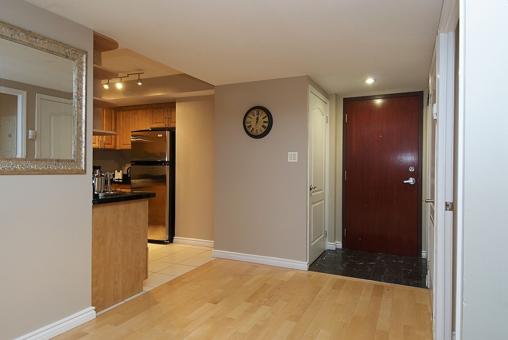 WhiteHall Suites- Yorkville