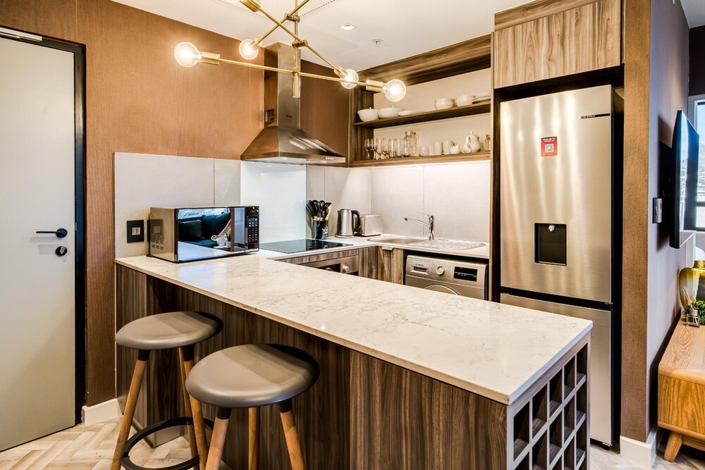 Trendy 1bed Modern Apt Cape Town City Suite 1601