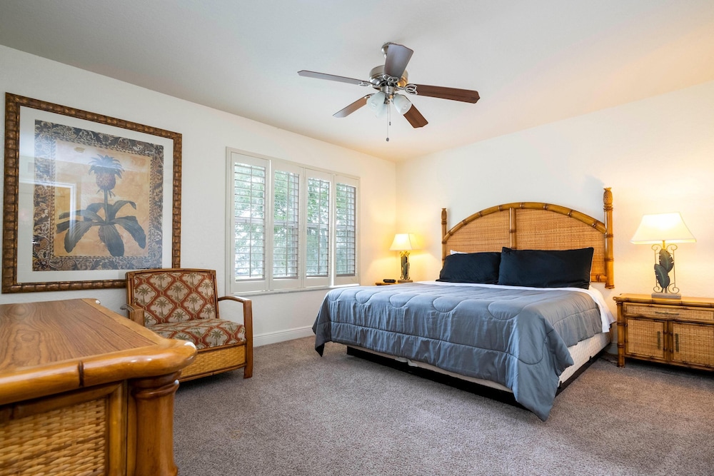 3132 CA - Charming Townhome Retreat