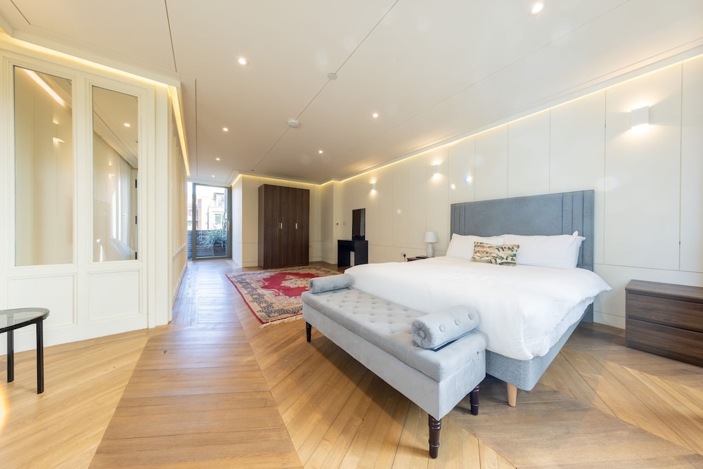 Elegant 5bdrm Townhouse in Camden