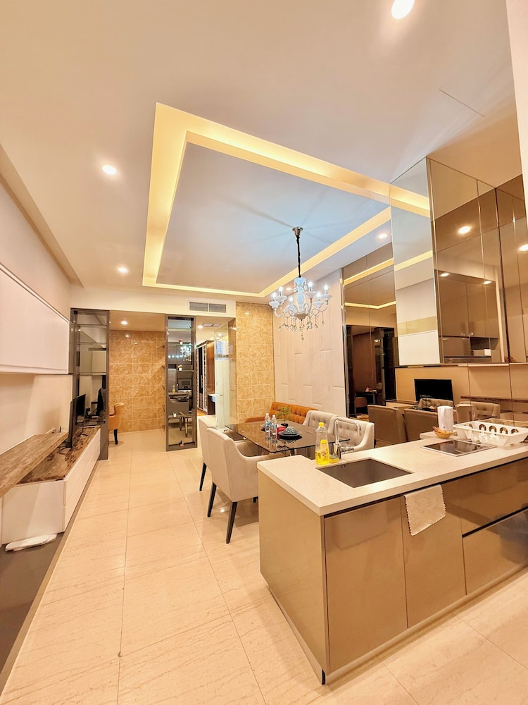 Dorsett Residence by crystal