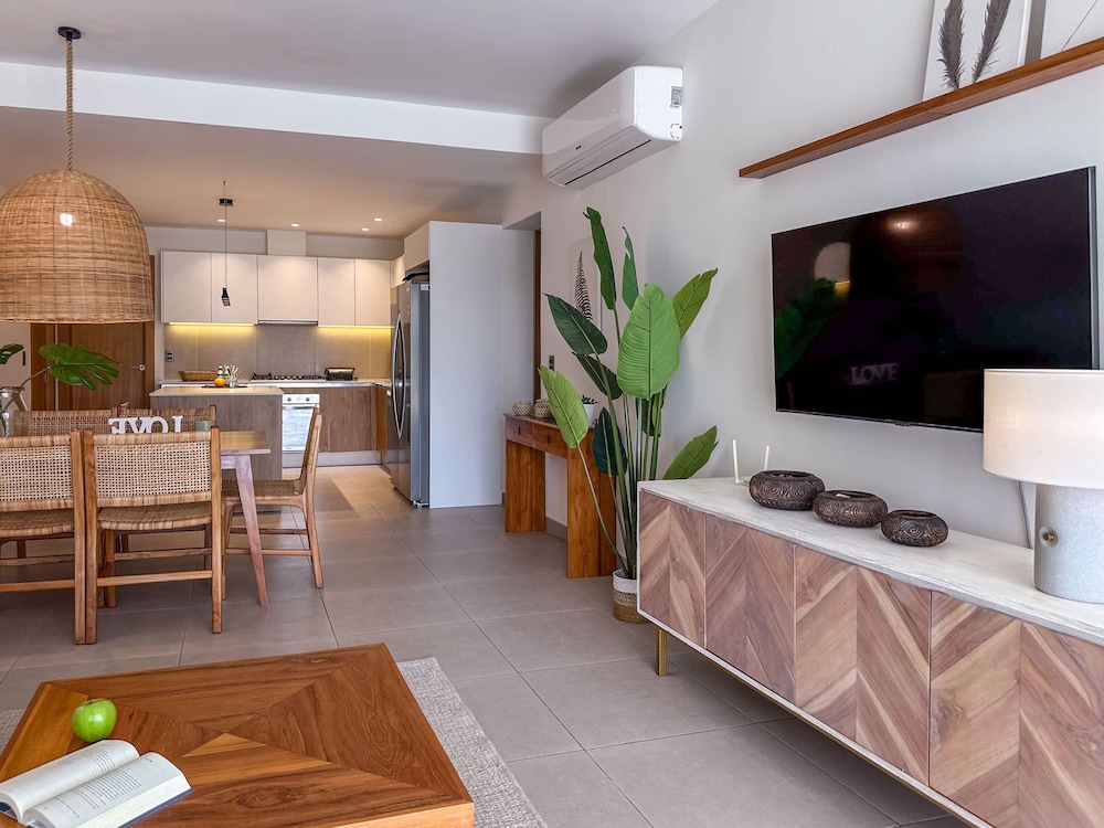Fantastic new Golf View Apartment