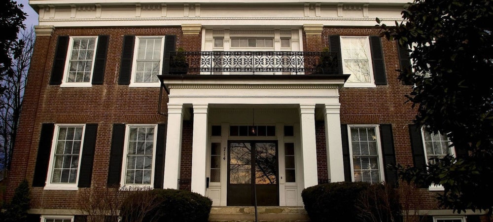 Bourbon Manor B&B