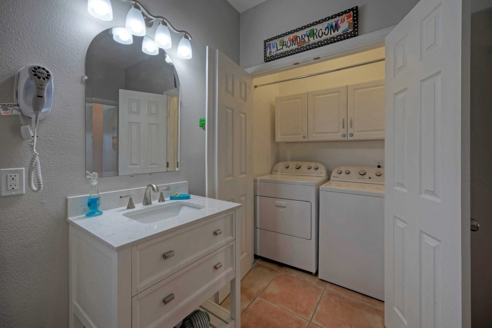 Coastal Soiree Ocean Views, Game Room, & Steps From Port Aransas Beaches