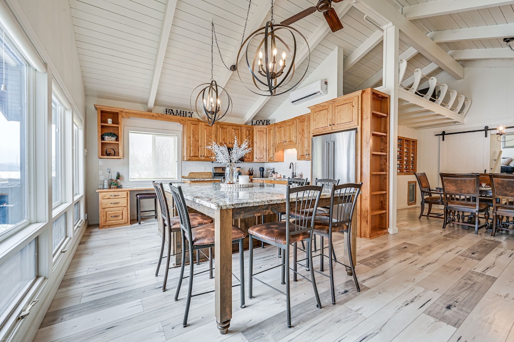 Lakeside Whitefish Cottage w/ Private Hot Tub! view 5