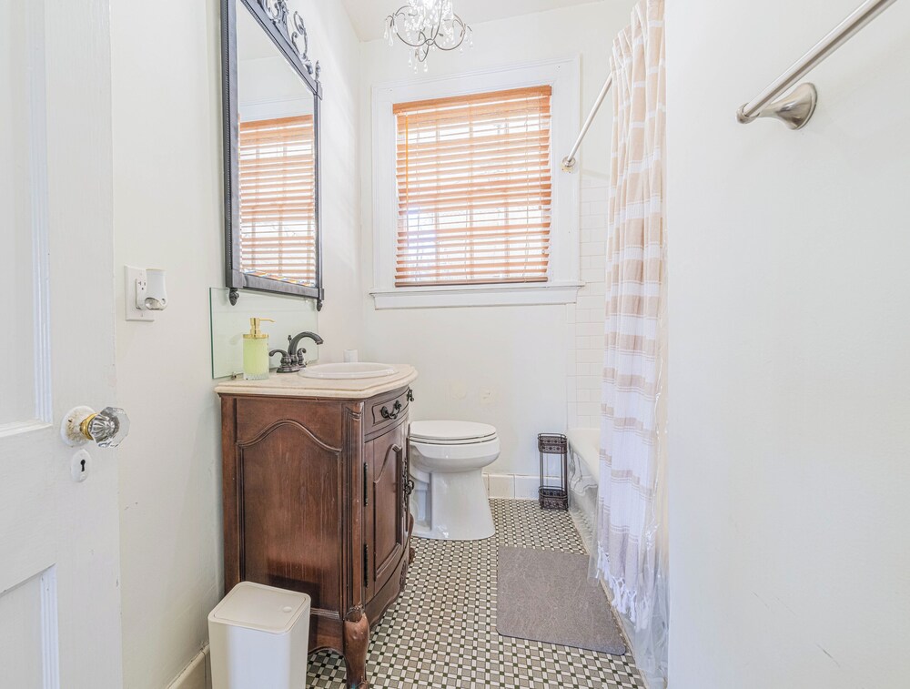 Cozy Martin House in Columbus - 3BR