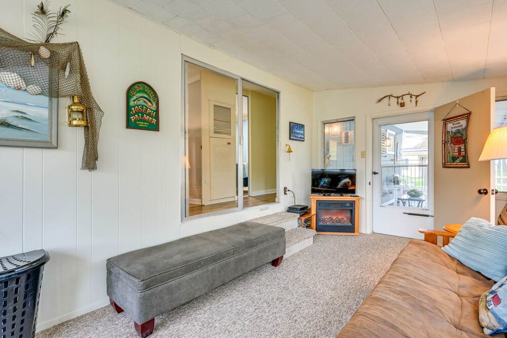 Walk to Lake Huron: Pet-friendly Caseville Cottage - Property Image 18