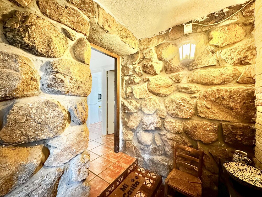 Rural Apartment With Direct Access to the Pool