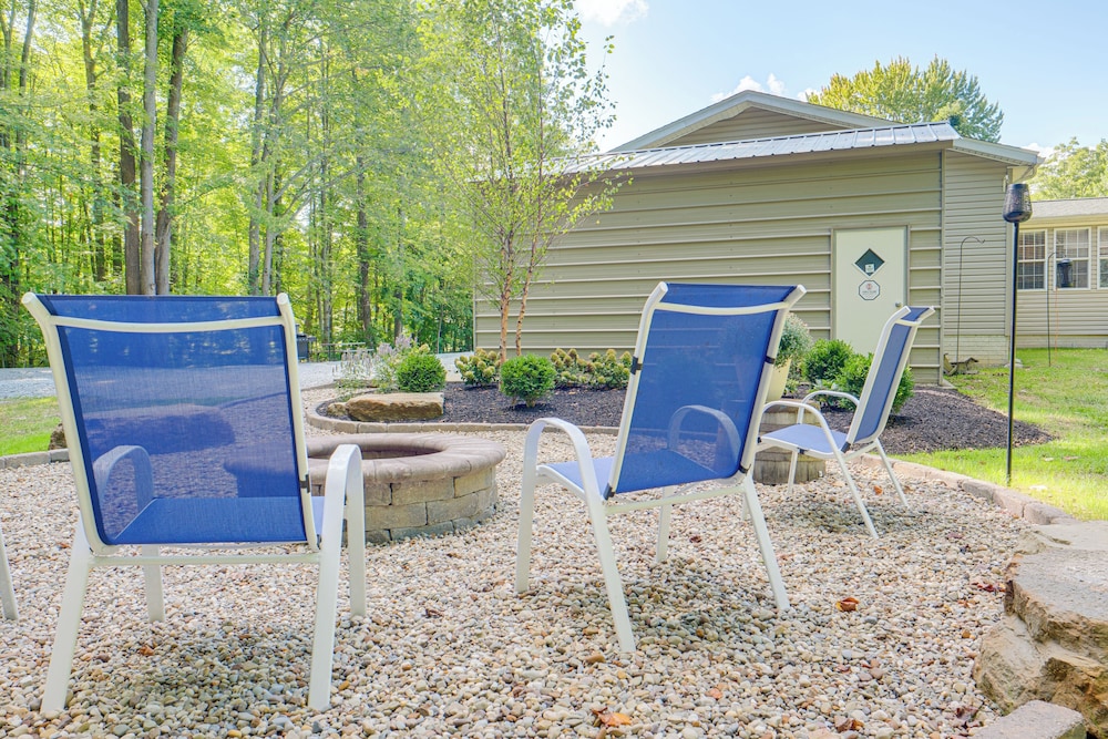 1 Mi to Geneva SP: Family Home w/ Game Room & Yard