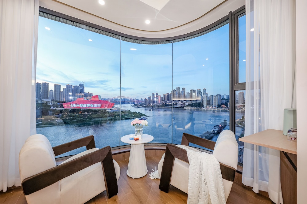 Baihong Riverview Drone Show Apartment