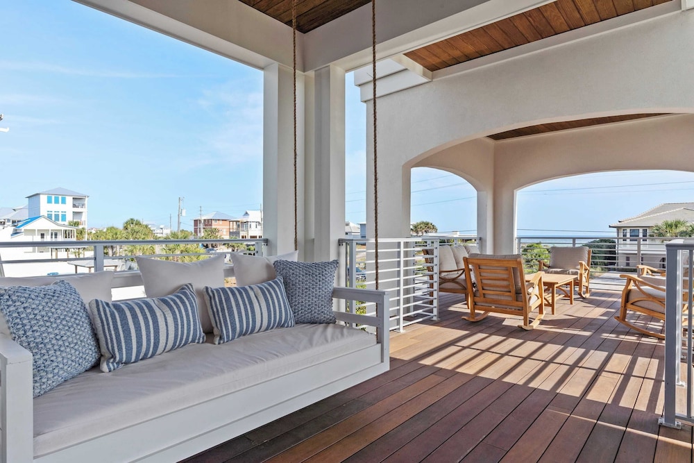 30A Beach Getaway by Avantstay Gulf Views + Pool Golf Cart + Bonfires