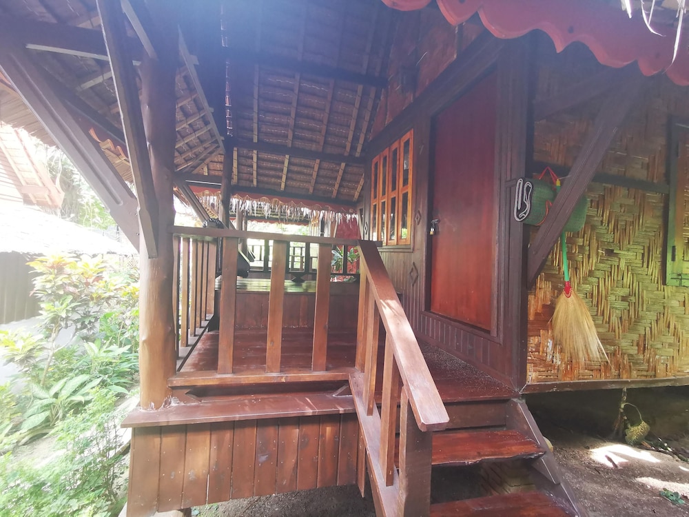 Phi Phi Relax Beach Resort
