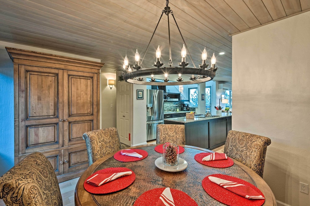 Tahoe Retreat w/ Deck - 2 Mi to Nevada Beach! - Property Image 11