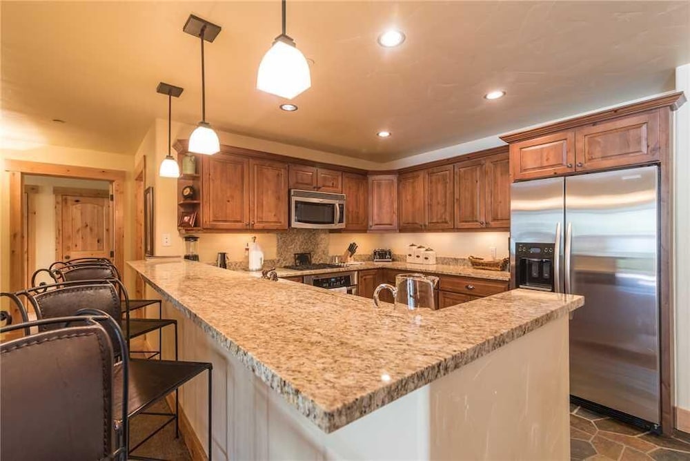 6107 Bear Lodge, Trappeur's Crossing Apartment 3