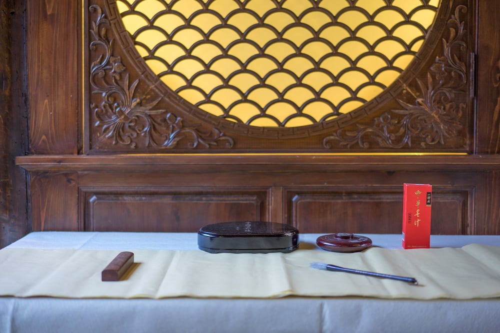 Lize Graceland Artistic Suite Inn