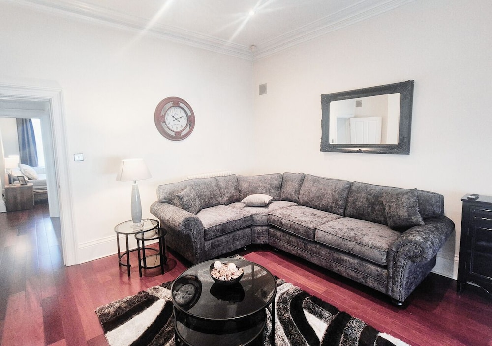 Luxurious & Spacious 2BR