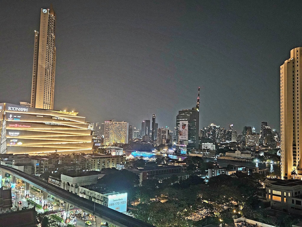 12th Floor Cozy Studio Room, 5-10 Mins Walk to Iconsiam and BTS