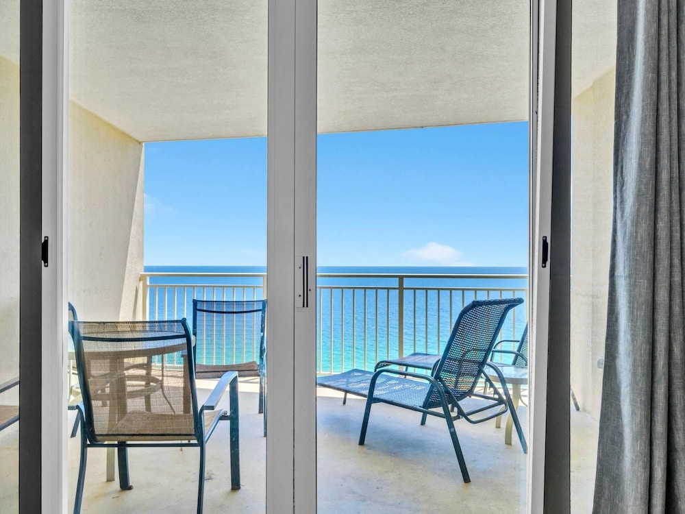 Emerald Beach 2336